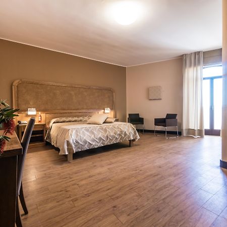 Leone De Castris Wine Hotel Саличе-Салентино Экстерьер фото