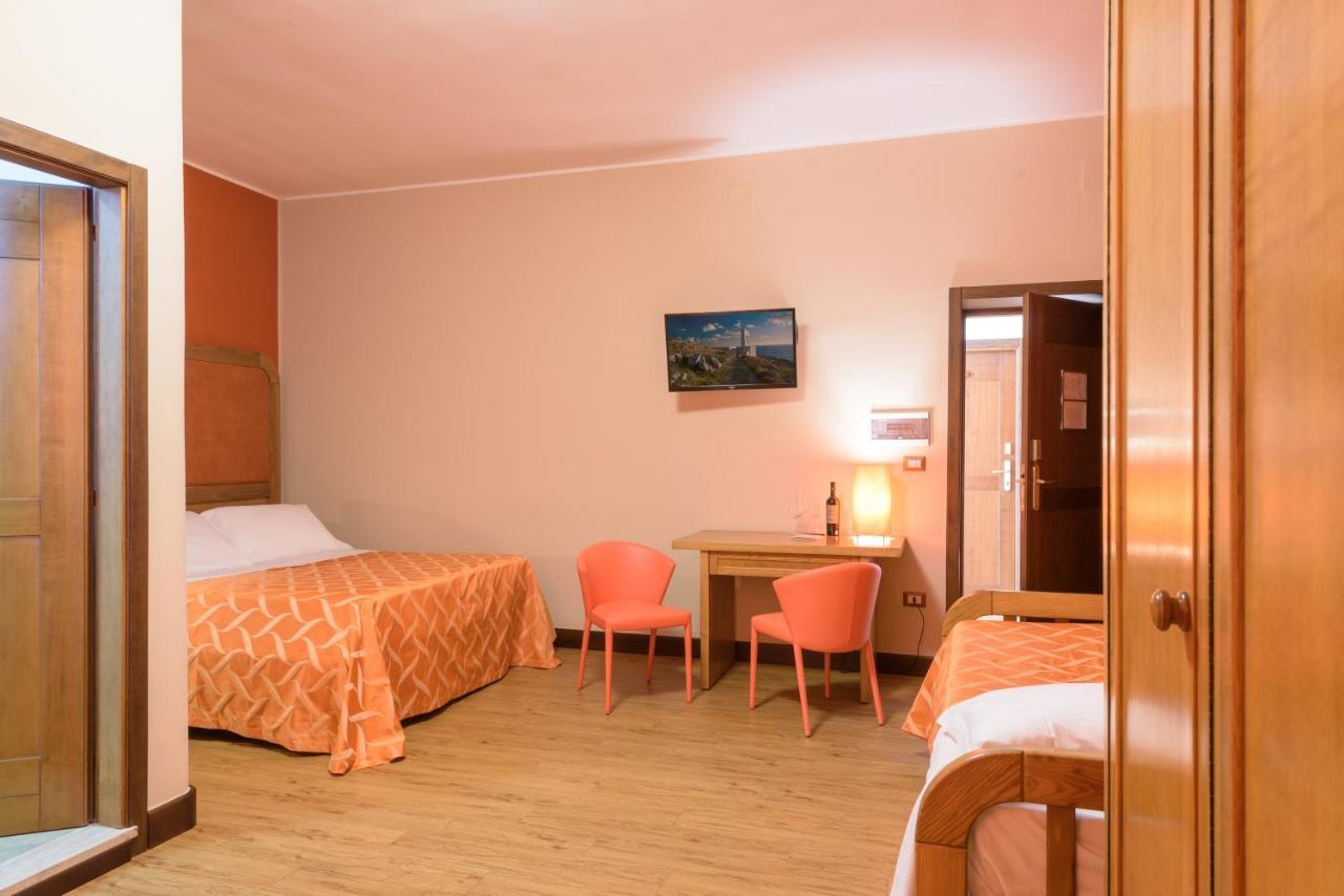 Leone De Castris Wine Hotel Саличе-Салентино Экстерьер фото