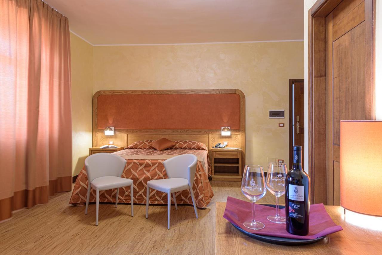 Leone De Castris Wine Hotel Саличе-Салентино Экстерьер фото